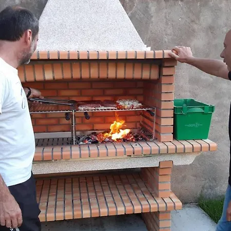 Konukevi Le Domaine Des Papillons