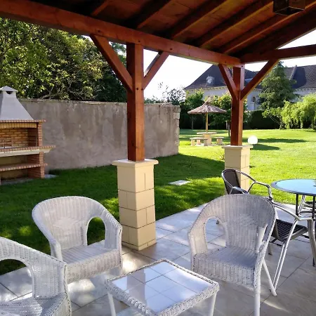 Le Domaine Des Papillons Konukevi *