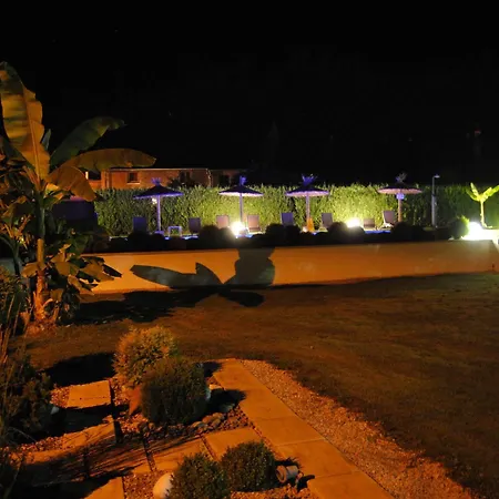 Le Domaine Des Papillons Konukevi Beaujeu-Saint-Vallier-et-Pierrejux