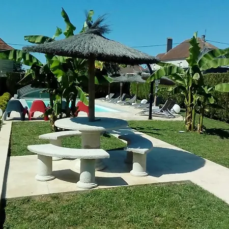 Le Domaine Des Papillons Konukevi Beaujeu-Saint-Vallier-et-Pierrejux
