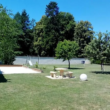Le Domaine Des Papillons Konukevi Beaujeu-Saint-Vallier-et-Pierrejux